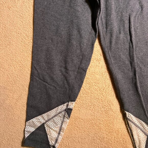 Reebok Womens Large Grey Capri Leggings White‎ Net Calves Athletic Running (N) - Picture 4 of 8